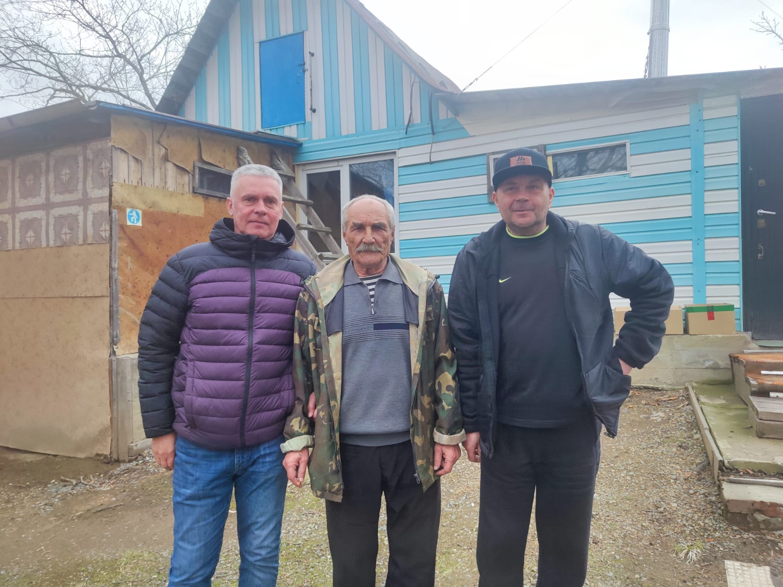 Сотрудники Камчатской дирекции поздравили бывшего коллегу, принадлежащего к категории «Дети войны»