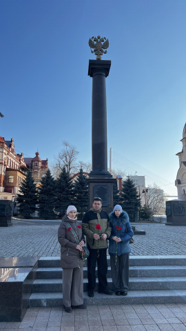 Сотрудники Приморского филиала Камчаттехмордирекции возложили цветы к мемориалу