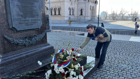 Сотрудники Приморского филиала Камчаттехмордирекции возложили цветы к мемориалу