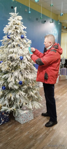 Сотрудники Магаданского филиала Камчатской дирекции исполнили новогодние мечты детей