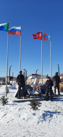 Сотрудники Камчатской дирекции возложили цветы в честь Дня защитника Отечества