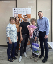 Сотрудники Камчатской дирекции поздравили ветерана труда с Международным женским днем